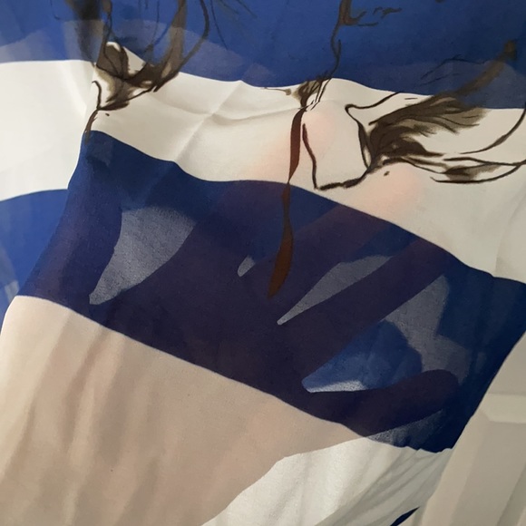 blouse - Picture 3 of 3